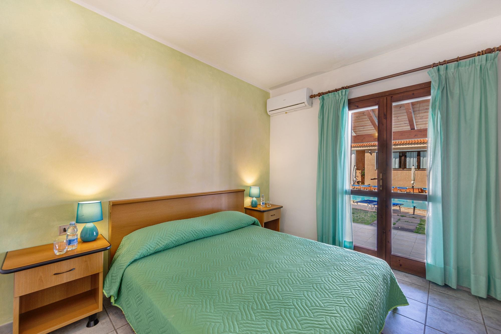 Marina Manna Hotel And Club Village Valledoria  Bagian luar foto
