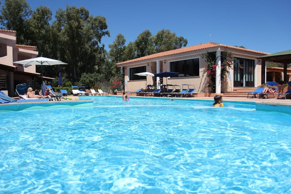 Marina Manna Hotel And Club Village Valledoria  Bagian luar foto