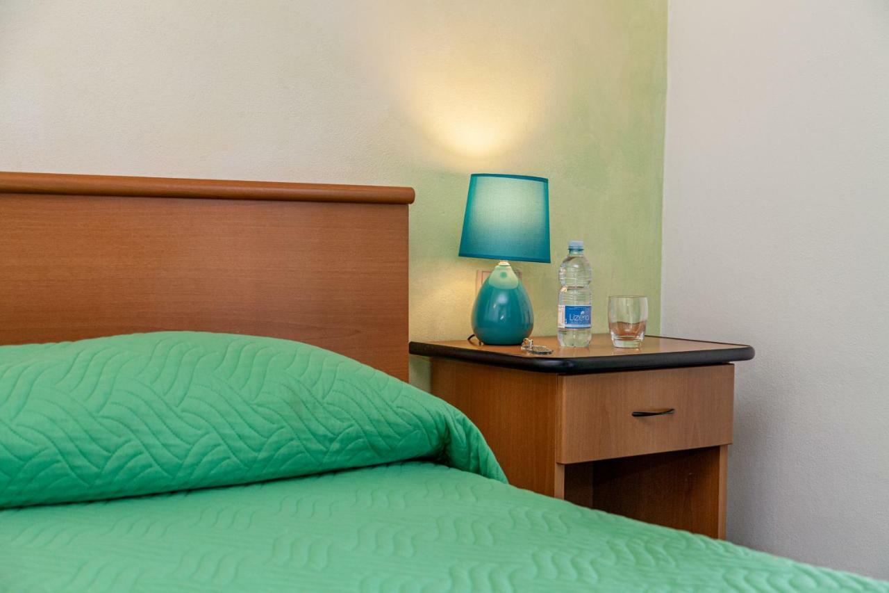 Marina Manna Hotel And Club Village Valledoria  Bagian luar foto